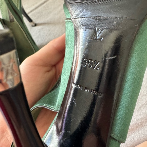 Louis Vuitton Green Satin Slingback Pumps with Black Lace - Picture 10 of 12